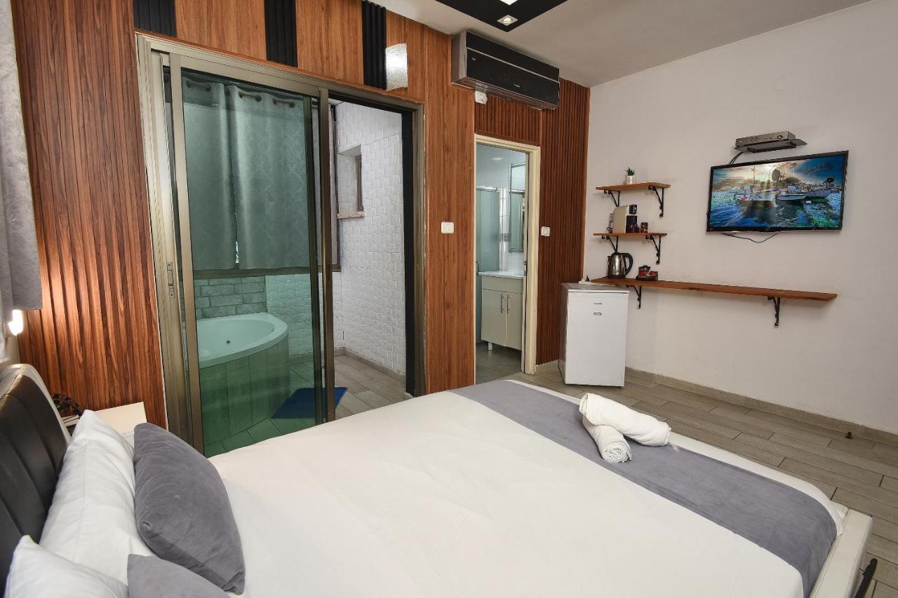 Nofim Suites Тиберия Екстериор снимка
