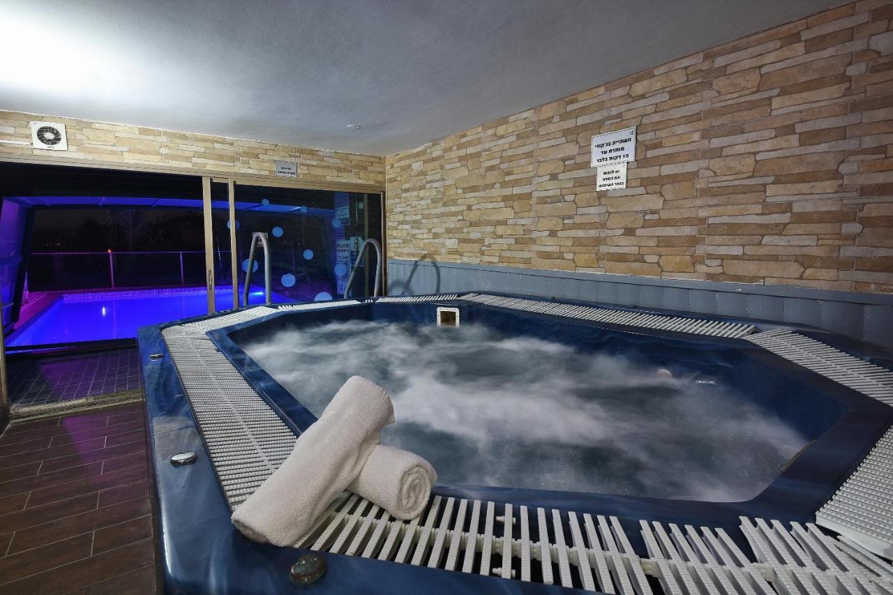 Nofim Suites Тиберия Екстериор снимка